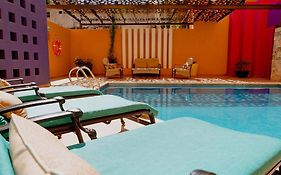Hotel Plaza Colonial